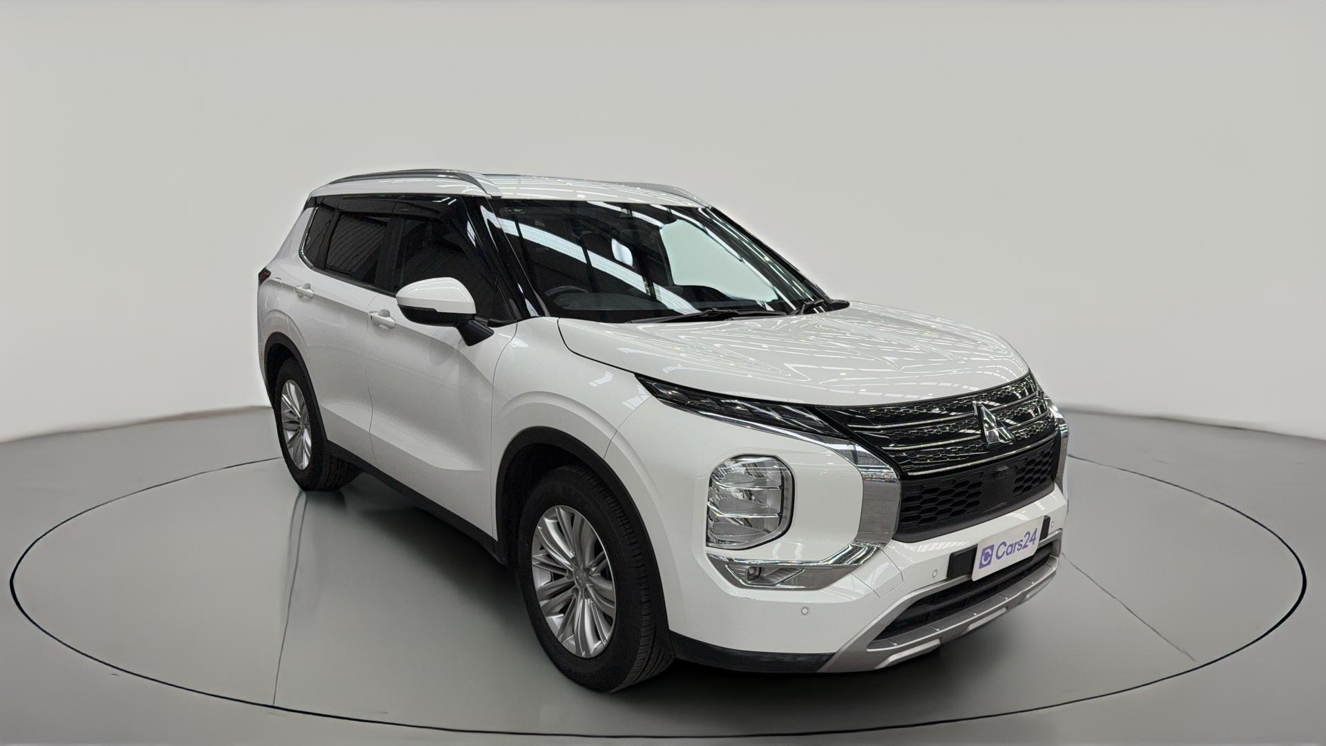 Mitsubishi Outlander image