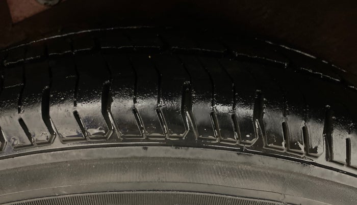 2012 Hyundai i10 MAGNA 1.2, Petrol, Manual, 73,865 km, Right Rear Tyre Tread