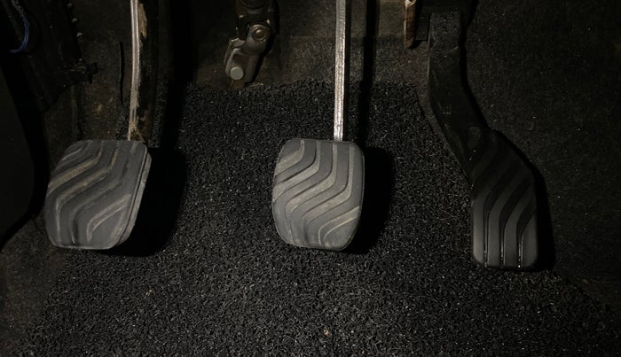 2019 Renault Kwid RXT 1.0 (O), Petrol, Manual, 31,468 km, Pedals