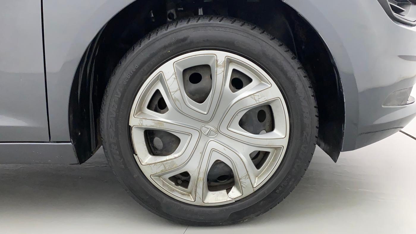 2021 Tata ALTROZ XM PLUS PETROL, Petrol, Manual, 37,581 km, Right Front Wheel