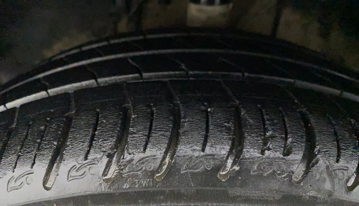 2021 Tata ALTROZ XM PLUS PETROL, Petrol, Manual, 37,581 km, Left Front Tyre Tread