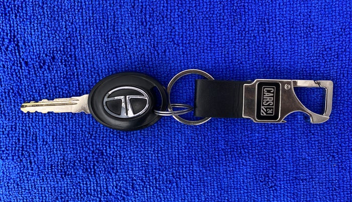 2018 Tata TIGOR XM 1.2 REVOTRON, Petrol, Manual, 47,183 km, Key Close Up
