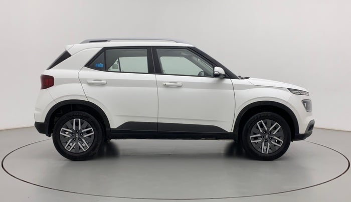2022 Hyundai VENUE SX 1.5 CRDI, Diesel, Manual, 34,878 km, Right Side View