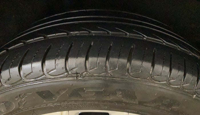 2014 Ford Ecosport TITANIUM 1.5L PETROL, Petrol, Manual, 43,718 km, Right Rear Tyre Tread