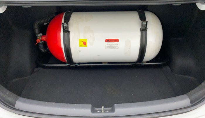2021 Hyundai AURA S 1.2 CNG, CNG, Manual, 27,995 km, Boot Inside
