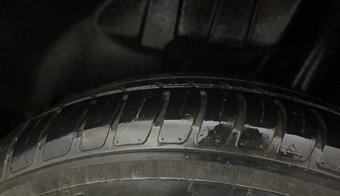 2018 Maruti Swift VXI AMT, Petrol, Automatic, 59,704 km, Left Rear Tyre Tread