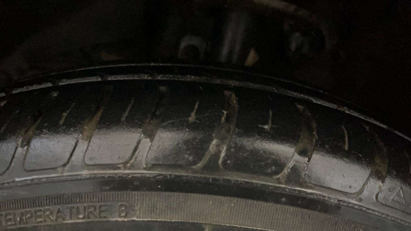 2018 Maruti Swift VXI AMT, Petrol, Automatic, 59,746 km, Left Front Tyre Tread