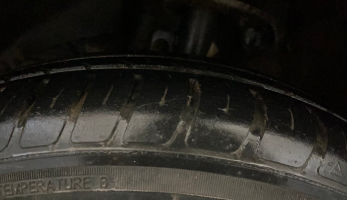 2018 Maruti Swift VXI AMT, Petrol, Automatic, 59,704 km, Left Front Tyre Tread