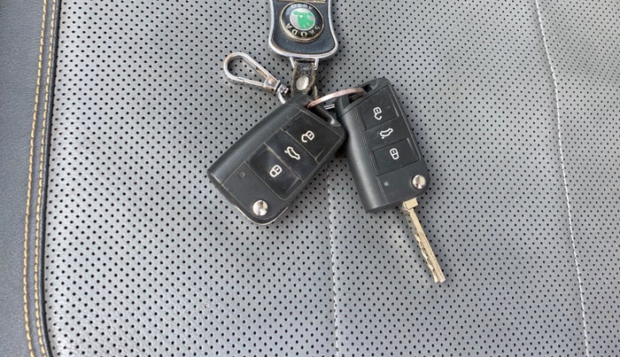 2021 Skoda KUSHAQ STYLE 1.0L TSI AT, Petrol, Automatic, 87,068 km, Key Close Up