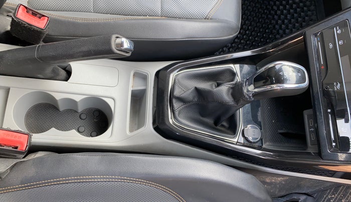 2021 Skoda KUSHAQ STYLE 1.0L TSI AT, Petrol, Automatic, 87,068 km, Gear Lever