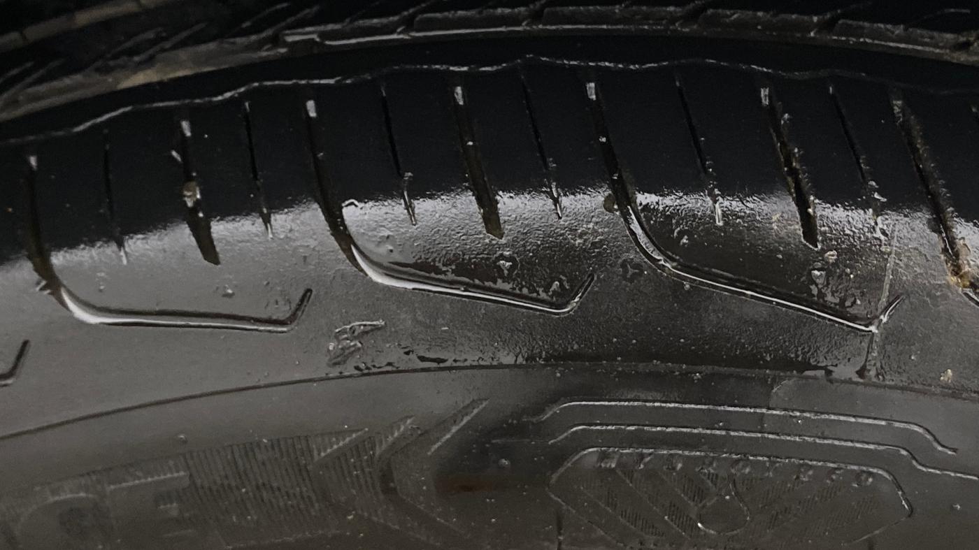 2024 Tata PUNCH ACCOMPLISHED DAZZLE SUNROOF CNG MT, CNG, Manual, 26,504 km, Right Front Tyre Tread