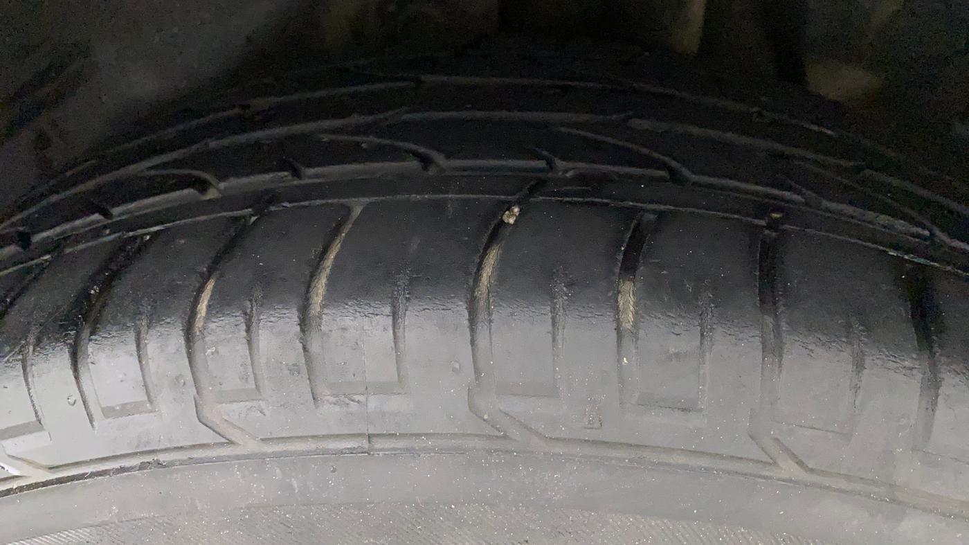2017 Hyundai Creta SX PLUS AT 1.6 PETROL, Petrol, Automatic, 28,625 km, Left Rear Tyre Tread