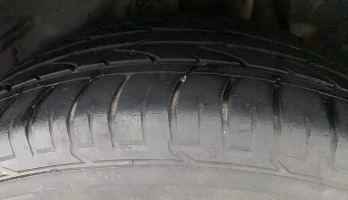 2017 Hyundai Creta SX PLUS AT 1.6 PETROL, Petrol, Automatic, 28,625 km, Left Rear Tyre Tread