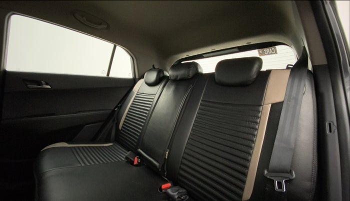 2017 Hyundai Creta SX PLUS AT 1.6 PETROL, Petrol, Automatic, 28,625 km, Right Side Rear Door Cabin