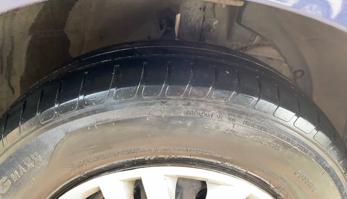2017 Maruti Dzire VDI, Diesel, Manual, 1,44,184 km, Right Front Tyre Tread