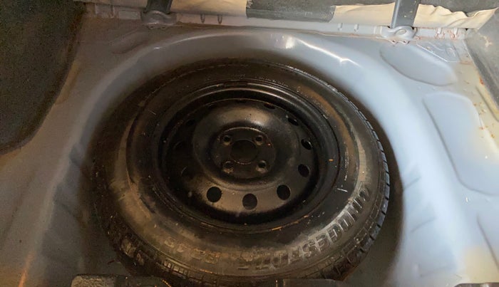 2017 Maruti Dzire VDI, Diesel, Manual, 1,44,184 km, Spare Tyre