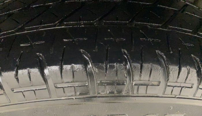2016 Maruti Swift LDI, Diesel, Manual, 48,083 km, Left Rear Tyre Tread