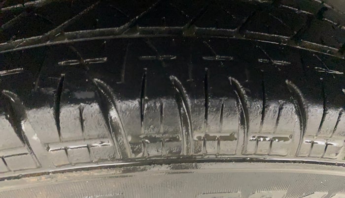 2016 Maruti Swift LDI, Diesel, Manual, 48,083 km, Right Rear Tyre Tread