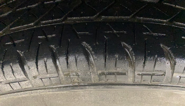 2016 Maruti Swift LDI, Diesel, Manual, 48,083 km, Right Front Tyre Tread