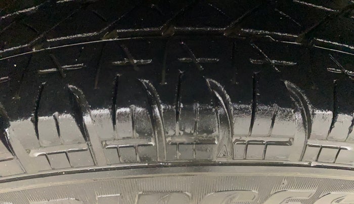 2016 Maruti Swift LDI, Diesel, Manual, 48,083 km, Left Front Tyre Tread