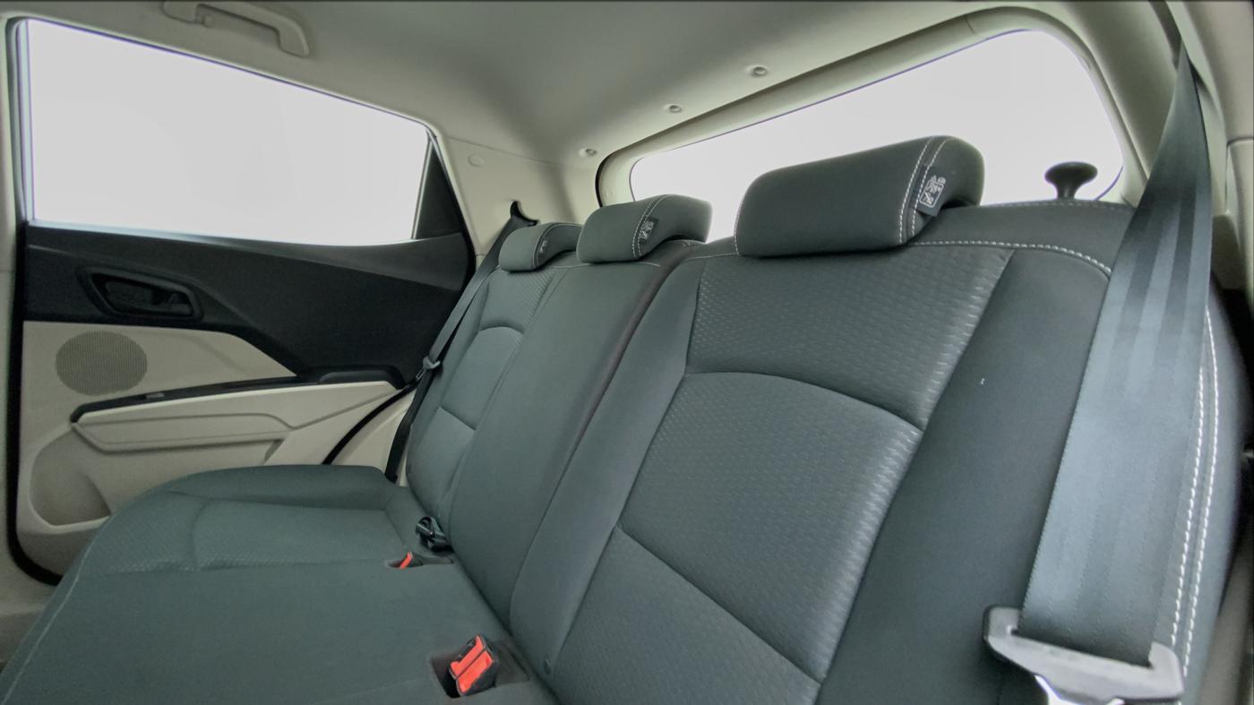 2020 Mahindra XUV300 1.5 W6 MT, Diesel, Manual, 13,222 km, Right Side Rear Door Cabin