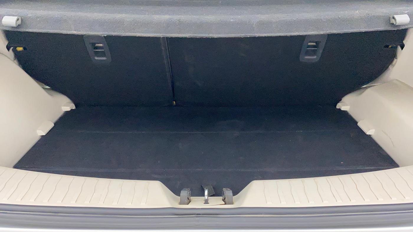 2020 Mahindra XUV300 1.5 W6 MT, Diesel, Manual, 13,222 km, Boot Inside