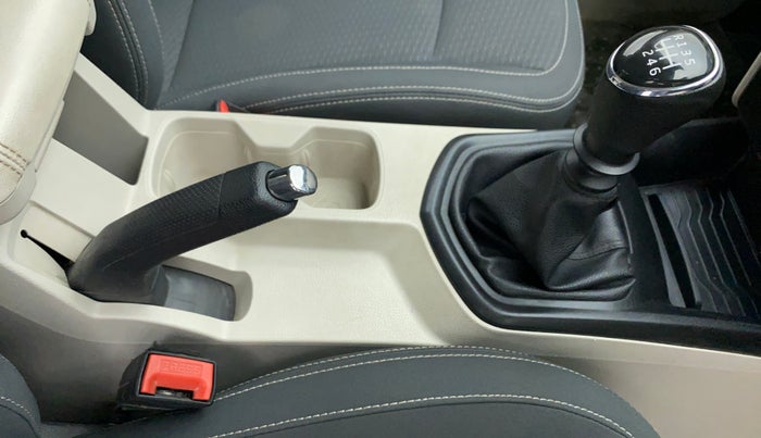 2020 Mahindra XUV300 1.5 W6 MT, Diesel, Manual, 13,222 km, Gear Lever