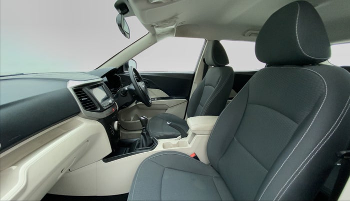 2020 Mahindra XUV300 1.5 W6 MT, Diesel, Manual, 13,222 km, Right Side Front Door Cabin