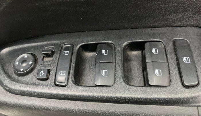 2021 Hyundai VENUE SX 1.0 TURBO, Petrol, Manual, 57,535 km, Driver Side Door Panels Control