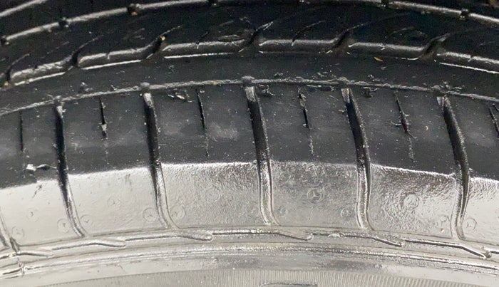 2023 Tata NEXON XM SUNROOF PETROL, Petrol, Manual, 20,850 km, Left Front Tyre Tread