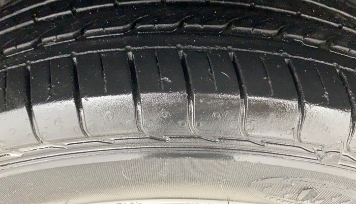 2023 Tata NEXON XM SUNROOF PETROL, Petrol, Manual, 20,850 km, Right Front Tyre Tread