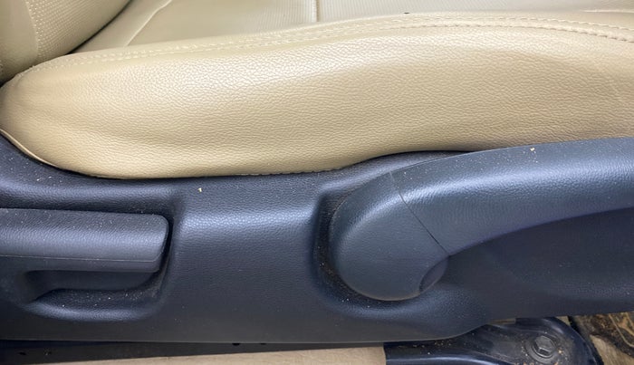 2020 Honda City 1.5L I-VTEC V MT 5TH GEN, Petrol, Manual, 50,208 km, Driver Side Adjustment Panel