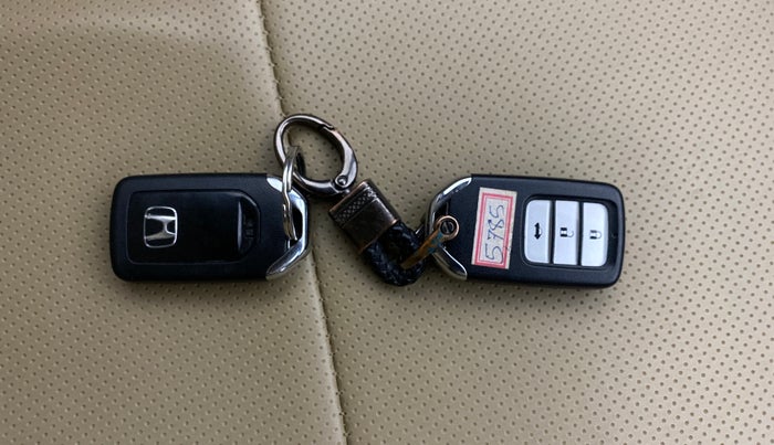 2020 Honda City 1.5L I-VTEC V MT 5TH GEN, Petrol, Manual, 50,208 km, Key Close Up