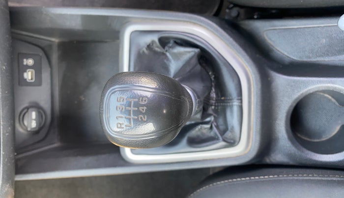 2017 Hyundai Creta SX PLUS 1.6 DIESEL, Diesel, Manual, 1,24,911 km, Gear Lever