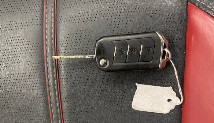 2021 Mahindra Thar LX PETROL HT 4WD AT, Petrol, Automatic, 35,731 km, Key Close Up