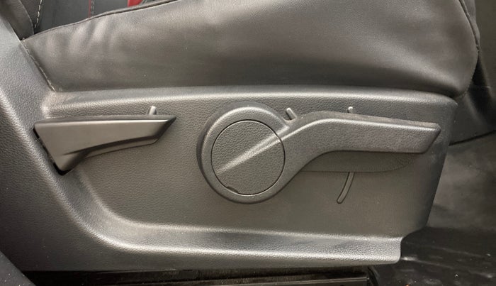 2021 Mahindra Thar LX PETROL HT 4WD AT, Petrol, Automatic, 35,731 km, Driver Side Adjustment Panel