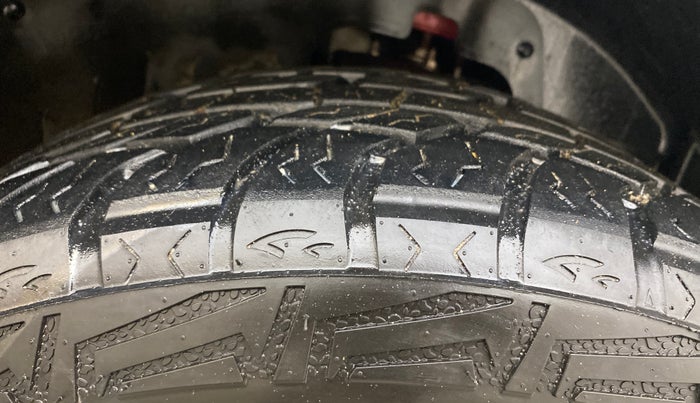 2021 Mahindra Thar LX PETROL HT 4WD AT, Petrol, Automatic, 35,731 km, Right Front Tyre Tread