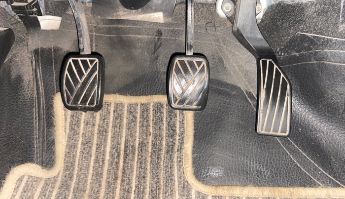 2016 Maruti Ciaz ZDI+ SHVS RS, Diesel, Manual, 60,622 km, Pedals