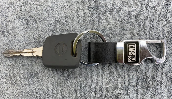 2021 Nissan MAGNITE XE 1.0 MT, Petrol, Manual, 10,052 km, Key Close Up