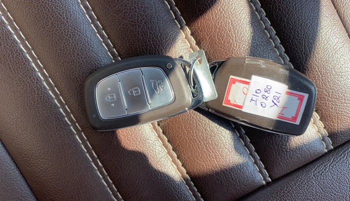 2014 Hyundai Grand i10 SPORTZ 1.2 KAPPA VTVT, Petrol, Manual, 44,902 km, Key Close Up