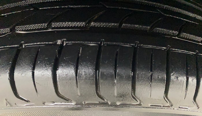 2014 Hyundai Grand i10 SPORTZ 1.2 KAPPA VTVT, Petrol, Manual, 44,902 km, Left Front Tyre Tread