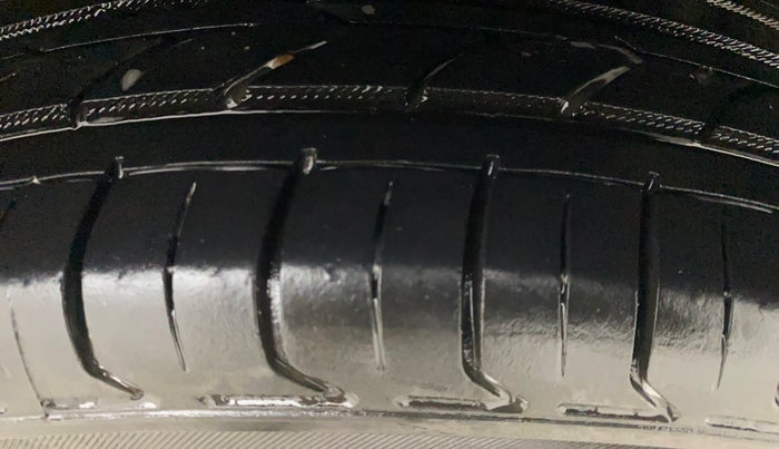 2014 Hyundai Grand i10 SPORTZ 1.2 KAPPA VTVT, Petrol, Manual, 44,902 km, Left Rear Tyre Tread