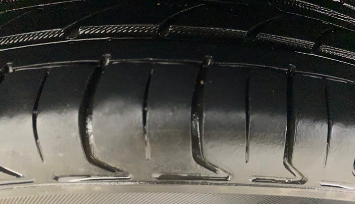 2014 Hyundai Grand i10 SPORTZ 1.2 KAPPA VTVT, Petrol, Manual, 44,902 km, Right Rear Tyre Tread