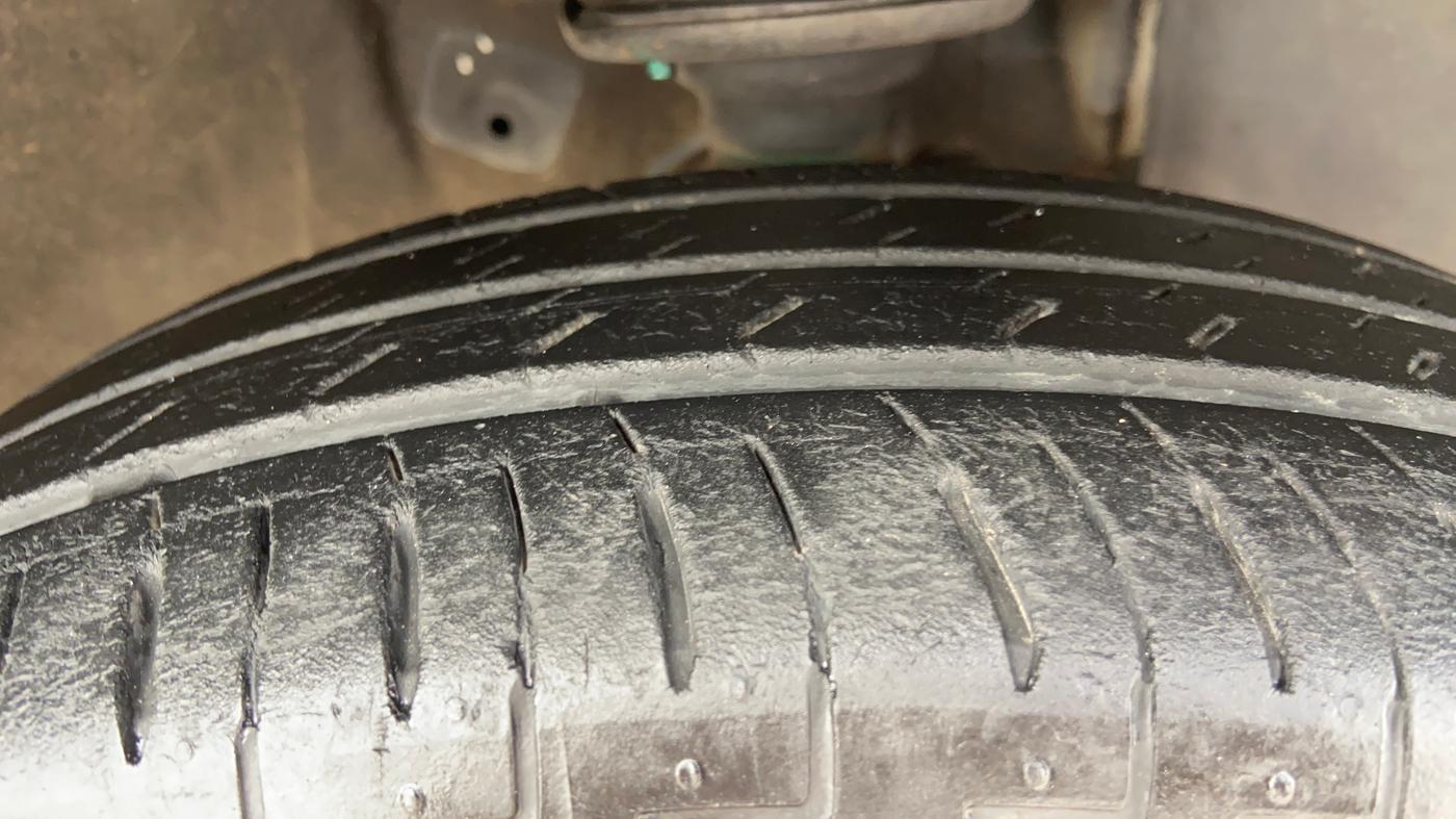 2023 Maruti IGNIS ZETA 1.2 AMT, Petrol, Automatic, 21,723 km, Right Front Tyre Tread