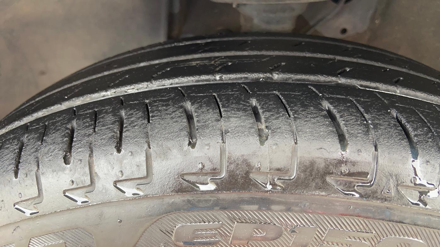 2023 Maruti IGNIS ZETA 1.2 AMT, Petrol, Automatic, 21,723 km, Left Front Tyre Tread