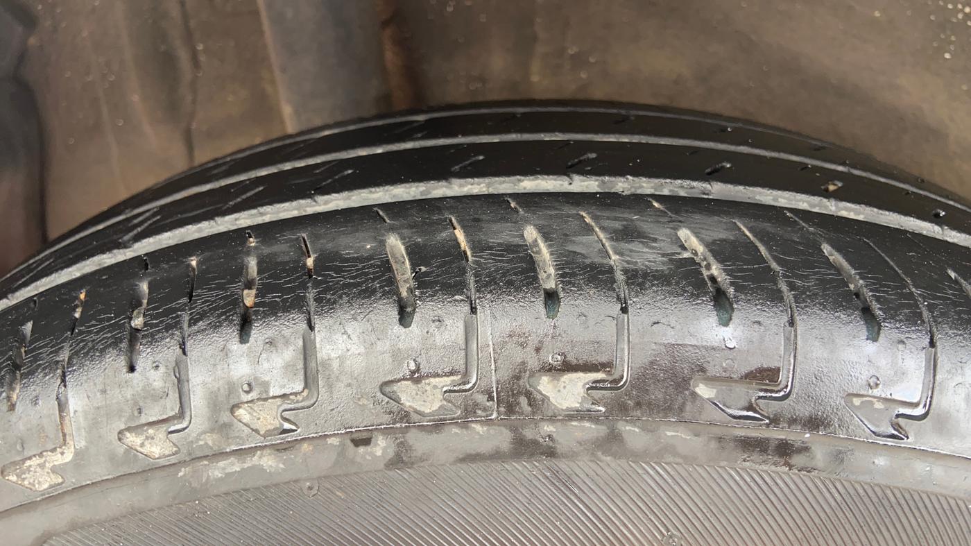 2023 Maruti IGNIS ZETA 1.2 AMT, Petrol, Automatic, 21,723 km, Right Rear Tyre Tread