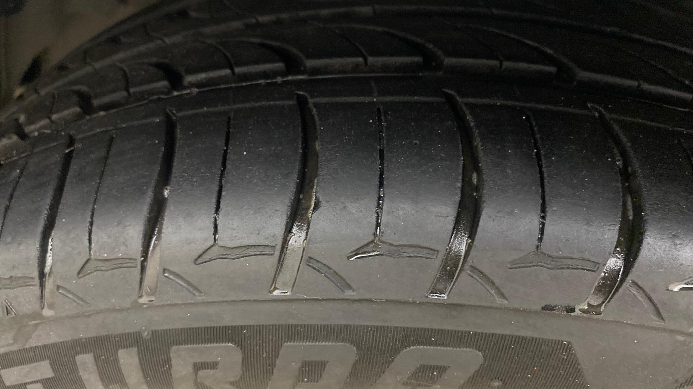 2014 Hyundai Verna FLUIDIC 1.6 VTVT SX, Petrol, Manual, 80,712 km, Left Front Tyre Tread