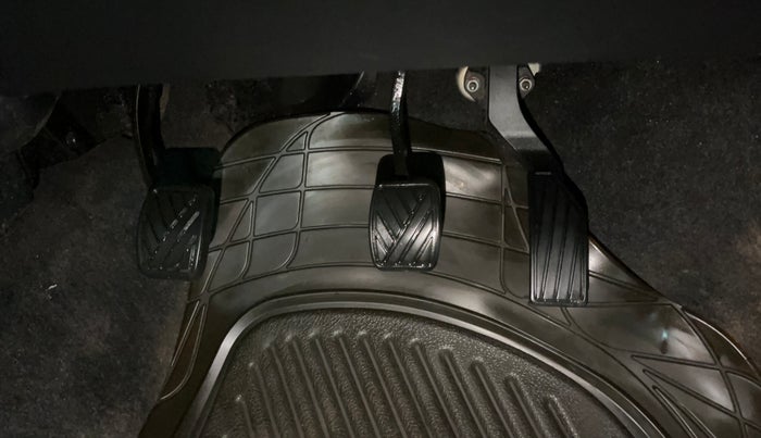 2014 Maruti Ritz VXI, Petrol, Manual, 53,969 km, Pedals