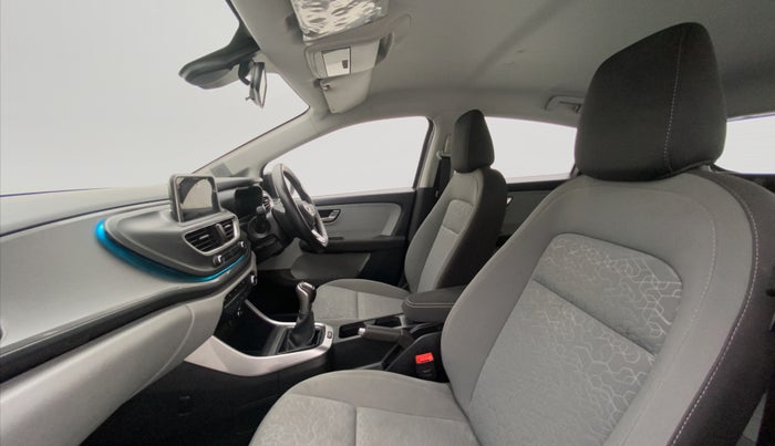 2021 Tata ALTROZ XZ 1.5 RTQ, Diesel, Manual, 16,127 km, Right Side Front Door Cabin