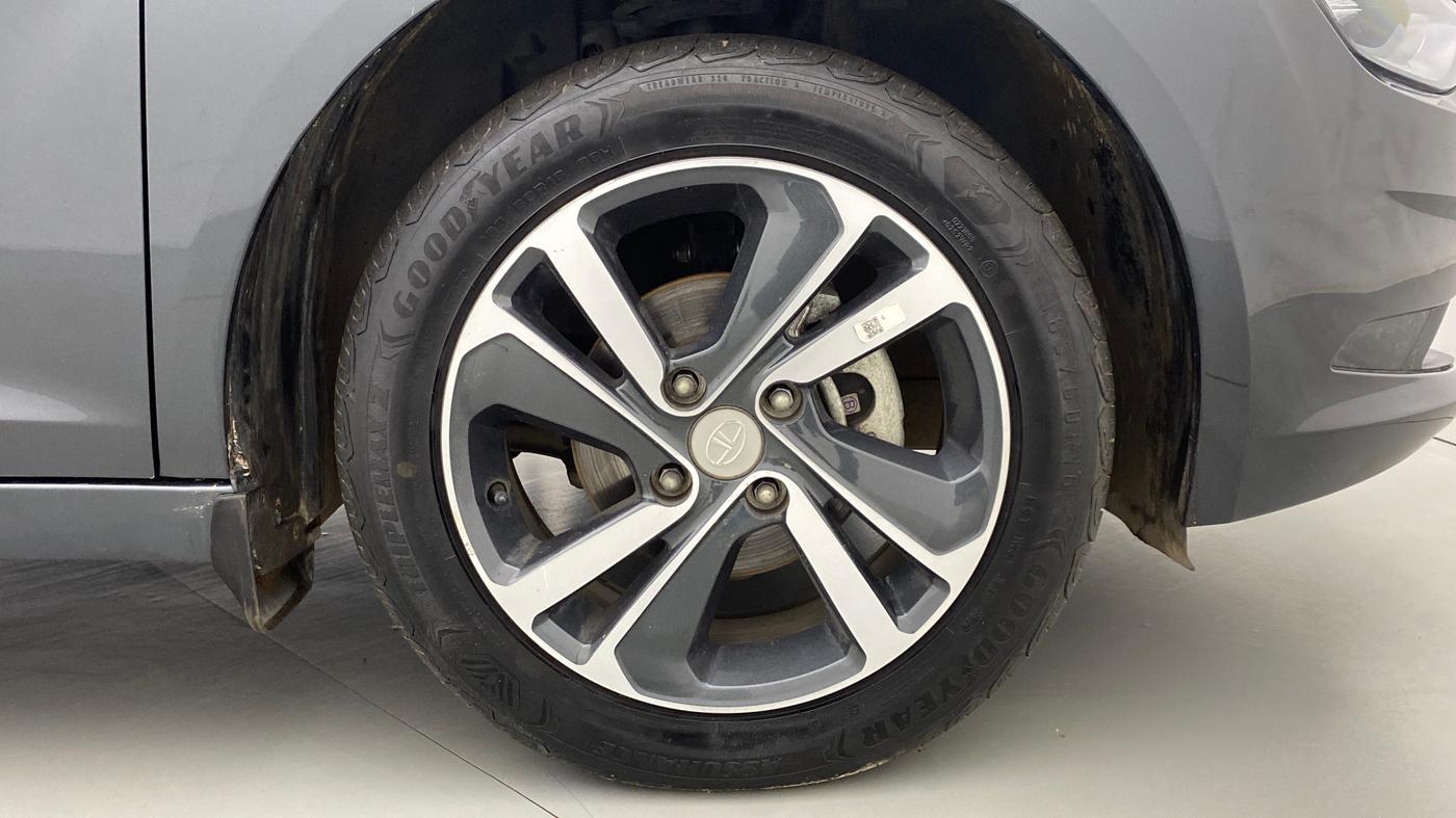 2021 Tata ALTROZ XZ 1.5 RTQ, Diesel, Manual, 16,127 km, Right Front Wheel